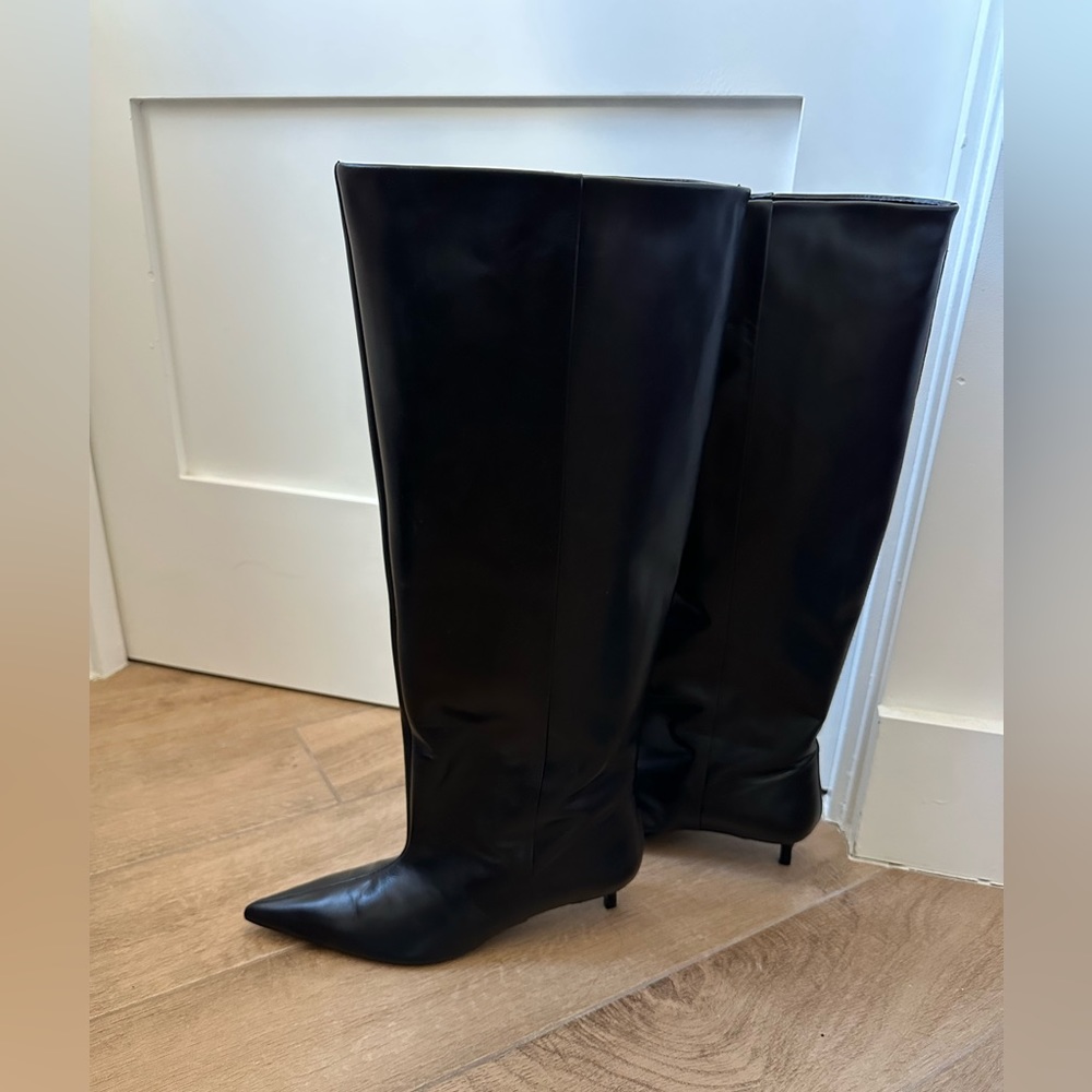 Zara NWOT never worn wide shaft kitten heel leather boots.